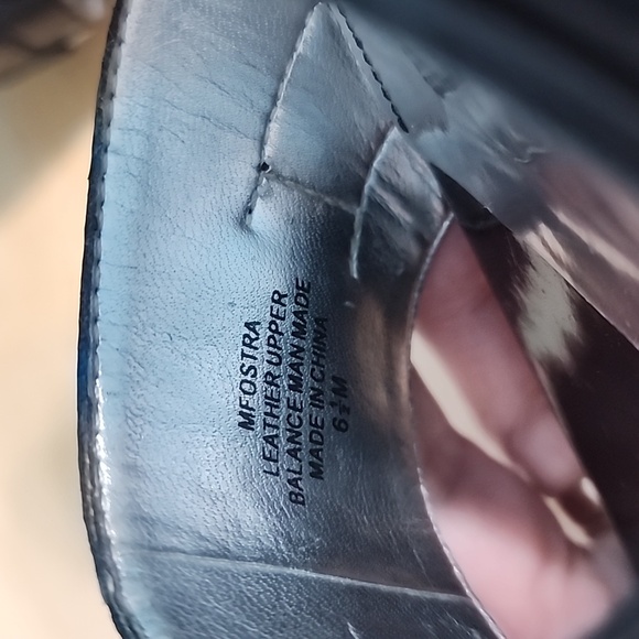 MARC FISHER MFOSTRA black patent leather wedge sandals. Size 6.5M - Picture 9 of 9